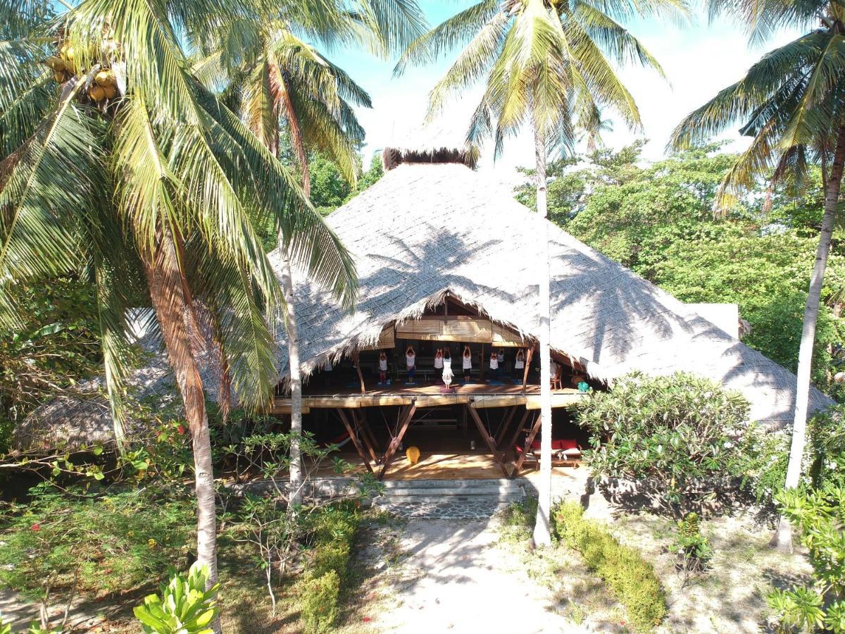 Coral Eye Boutique Resort And Marine Outpost Likupang Extérieur photo