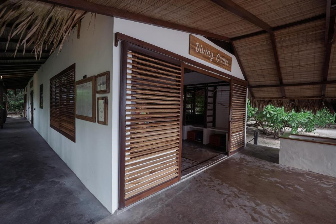 Coral Eye Boutique Resort And Marine Outpost Likupang Extérieur photo